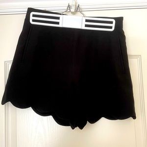 Wilfred Aritzia black scalloped shorts, size 4